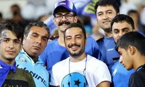 بازیگر مطرح سینما، تماشاگر اولین پیروزی استقلال+عکس