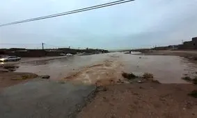 سیلاب راه ارتباطی روستاهای قصرقند سیستان و بلوچستان را مسدود کرد