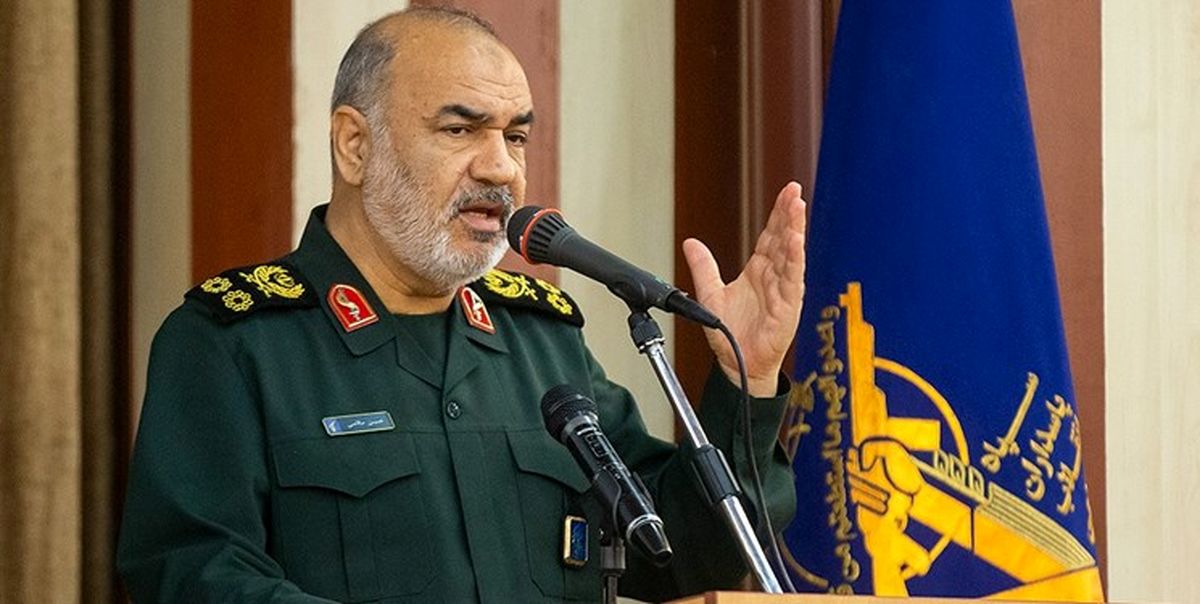 سرلشکر سلامی: سلاحهای آتشبار دشمن در اطراف کشور آرایش گرفتهاند اما امنیت بر ایران حاکم است