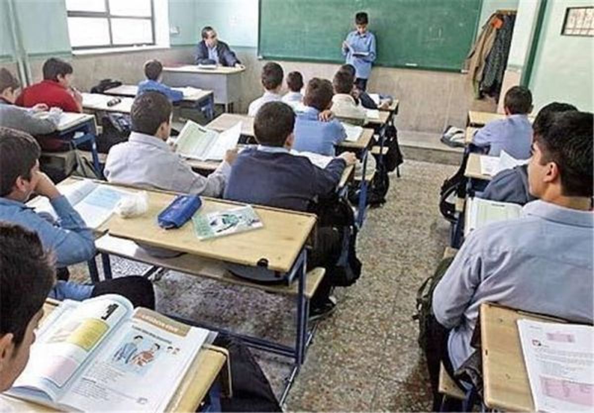 نبود دبیرستان در محله ۸۰ هزار نفری در شیراز/ شهرک مهرگان محروم از عدالت آموزشی