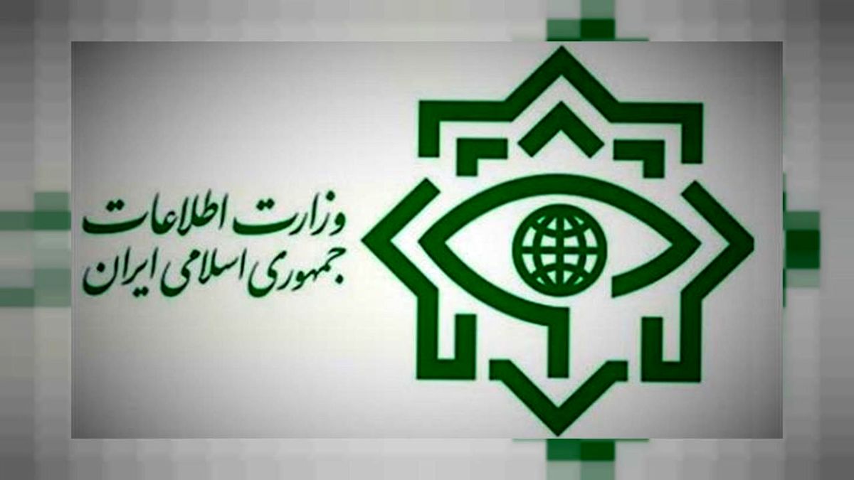 نیروی امنیتی سابق: مشایی عاشق متهمش شد و ازدواج کرد، اما ندانستیم چطور مراتب ترقی را طی کرد/ دستگاه امنیتی کشور ملعبه شد و بچههای وزارت اطلاعات به بازی گرفته شدند