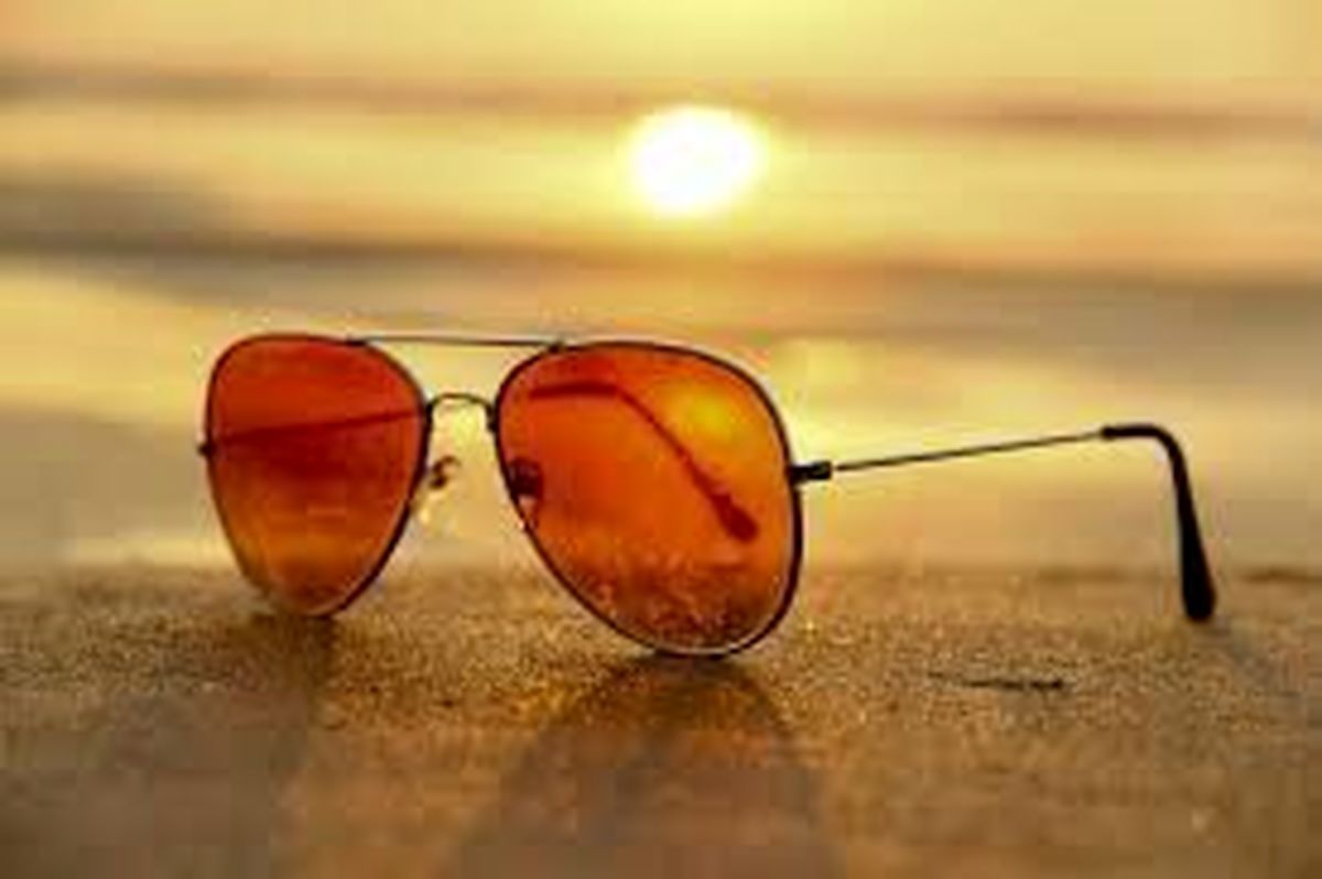 استفاده از عینک آفتابی در روزهای گرم تابستان ضروری است