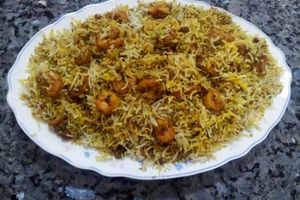 طرز تهیه میگو پلو با کشمش