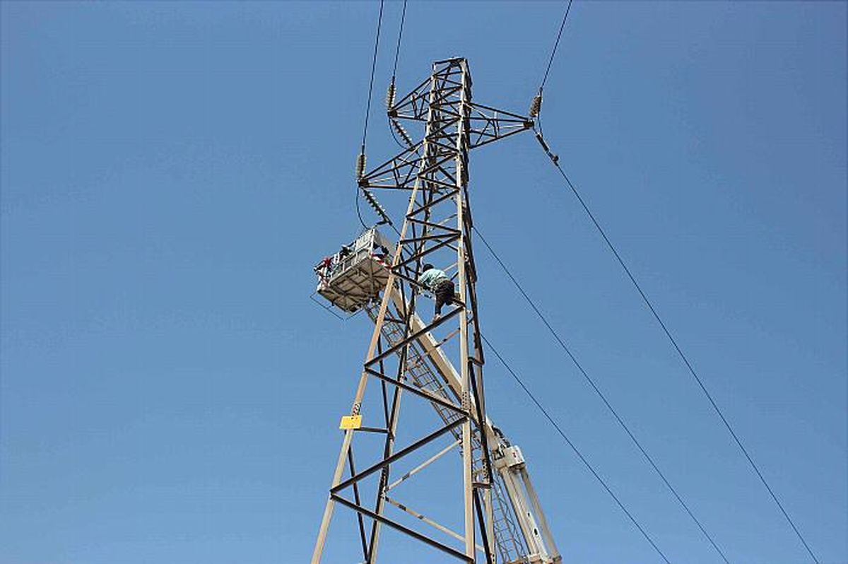 خودکشی جوان تهرانی از دکل برق روبروی برج میلاد