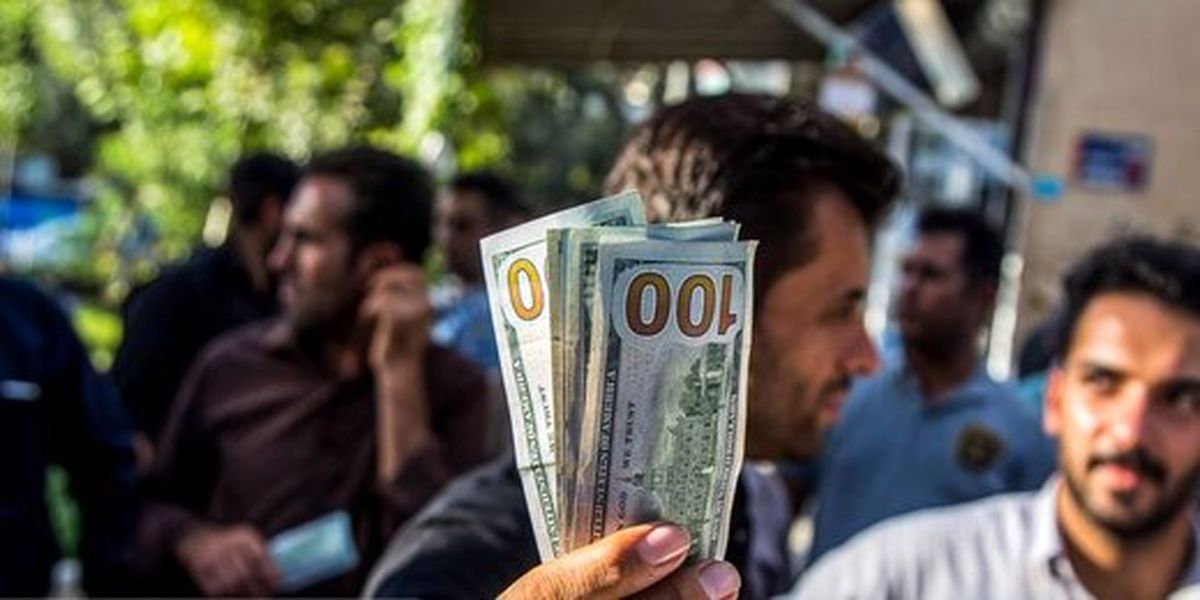 ۲ خبر حساس در بازار ارز/ پیشبینی روند دلار از نگاه معاملهگران
