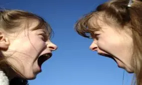 اتفاقی هولناک وسط دعوای دو خواهر