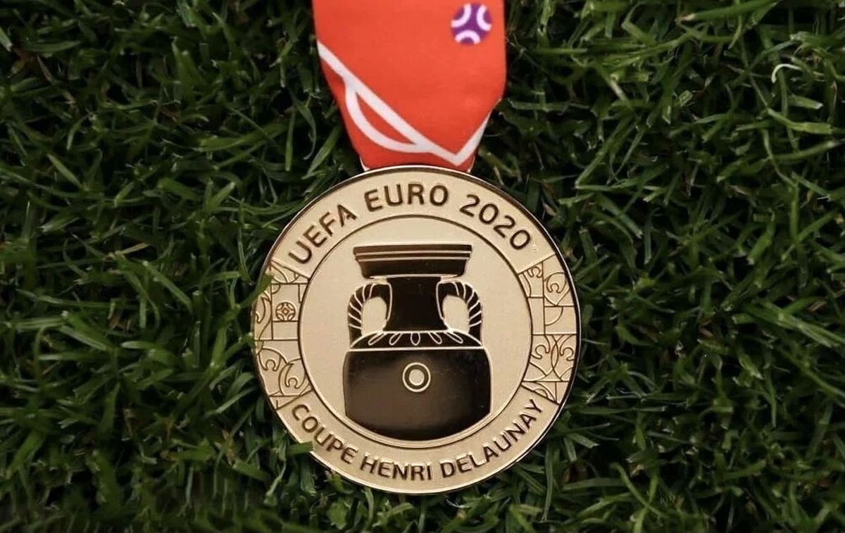 رونمایی از مدال طلای یورو ۲۰۲۰/ عکس