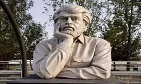تندیس قیصر امین پور در چیتگر نصب شد