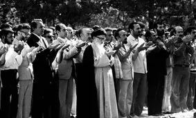 پدرم با دولتی شدن نماز جمعه مخالف بود /ماجرای هشدار دادن آیت الله در خطبه نماز جمعه