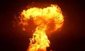 نجات معجزه آسای یک فرد در پی انفجار پیاده رو!/ ویدئو