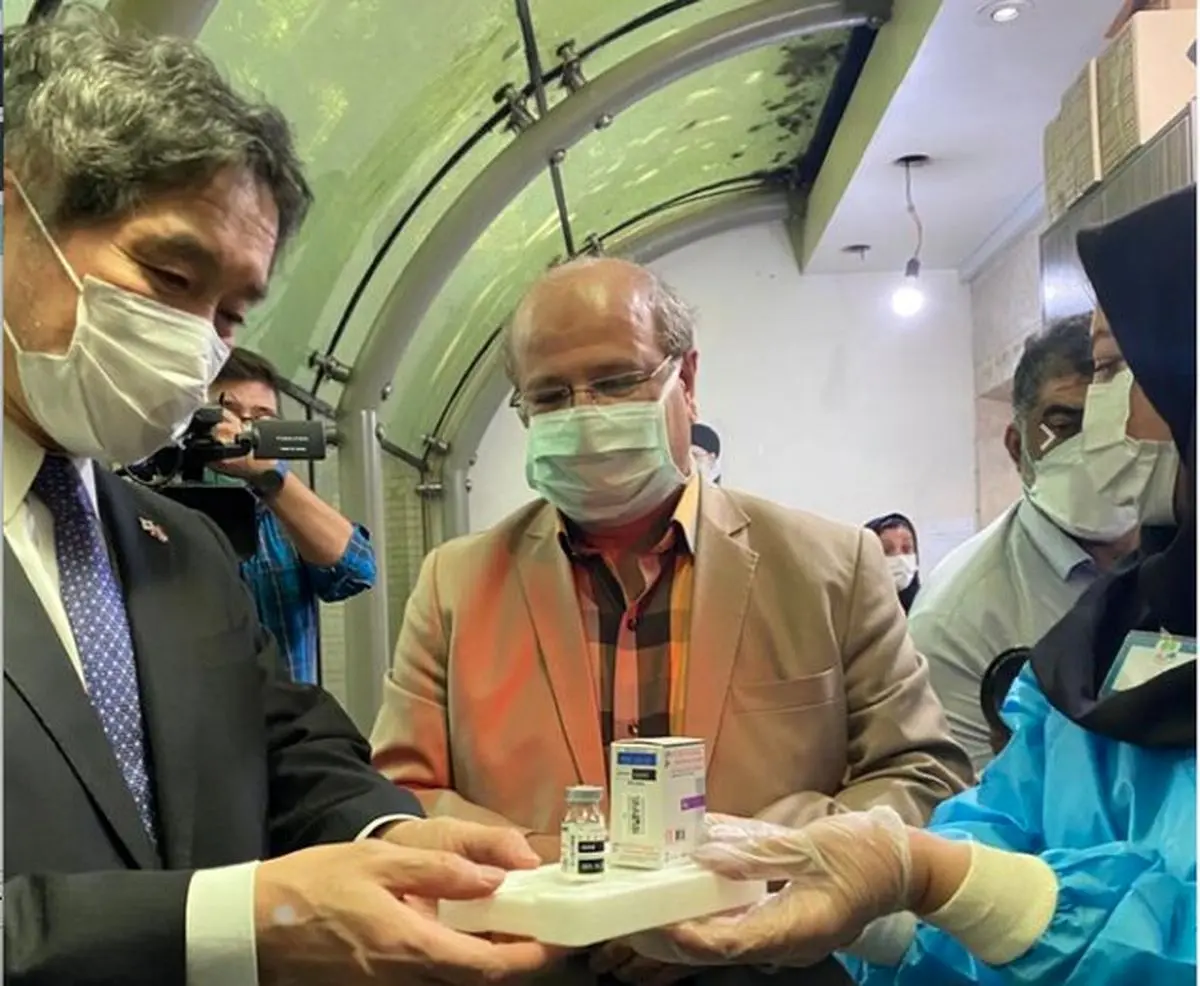 بازدید سفیر ژاپن از یکی از محل‌های تزریق واکسن‌های کرونای اهدایی کشورش در تهران