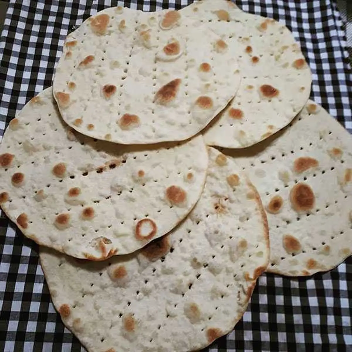 طرز تهیه نان تافتون خوشمزه و مخصوص به روش بازاری