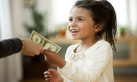 دادن "پول توی جیبی" به کودکان؛ آری یا خیر؟