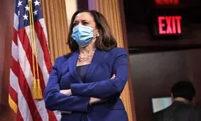 افت محبوبیت معاون بایدن و نگرانی دموکرات‌ها درباره انتخابات