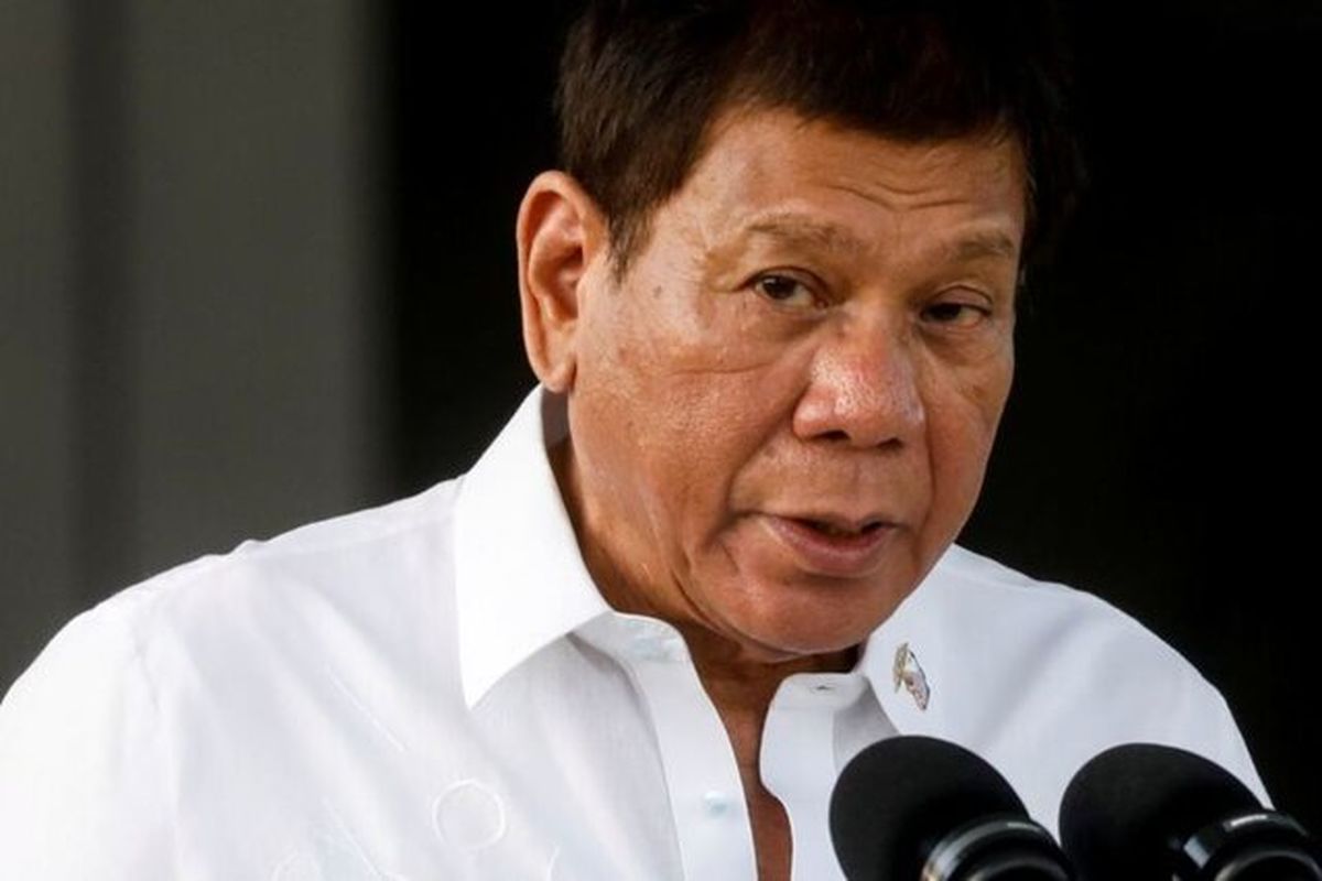 رئیس جمهور فیلیپین: برایم مهم نیست کسانی که واکسن نمی‌زنند از کرونا بمیرند!