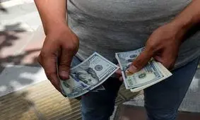 شوک خبرهای سیاسی بر بازار ارز/ خریداران به صف شدند