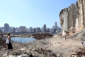 یک سال پس از انفجار بیروت؛ لبنان بیشتر در باتلاق فساد فرو می‌رود