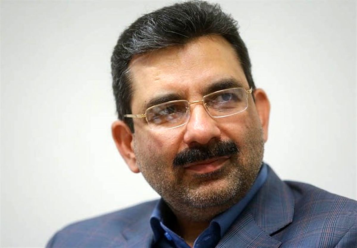 «مازیار حسینی» برنامه خود را به منتخبین شورای شهر تهران تقدیم کرد