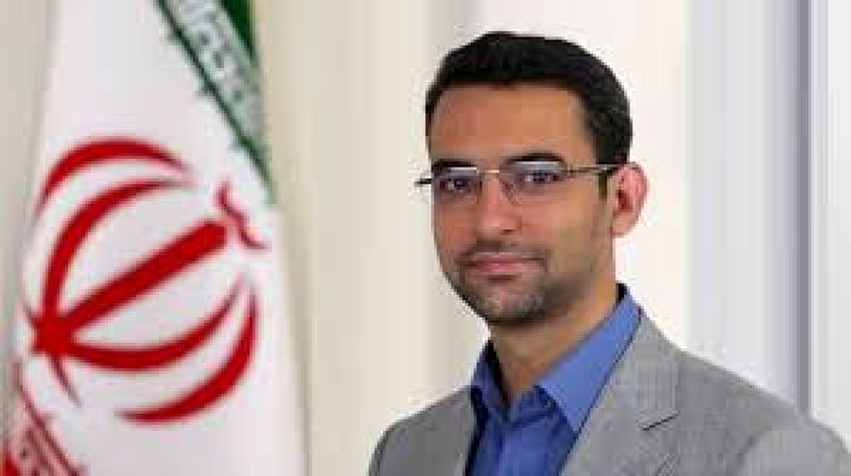 «آذری جهرمی» به سوالات نمایندگان پاسخ داد