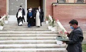 روحانی دفتر ریاست جمهوری را به رییسی تحویل داد/ عکس