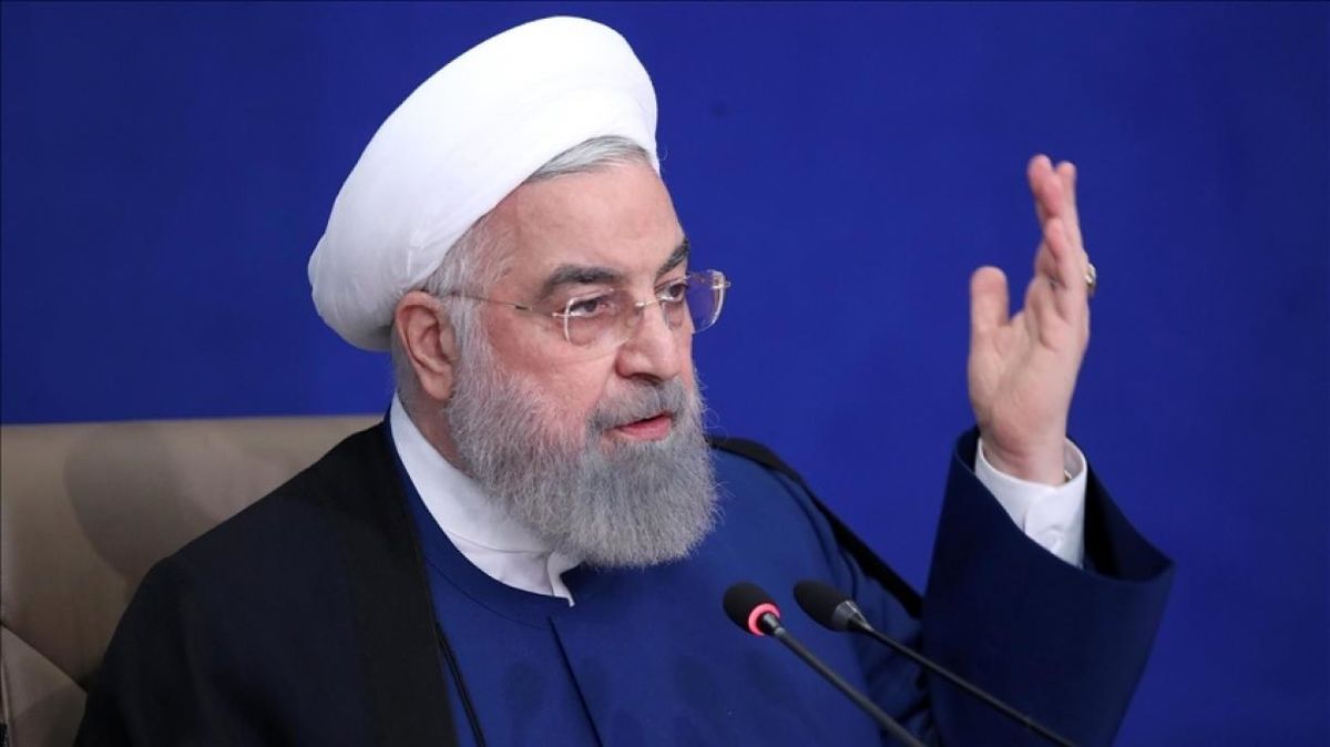 حمله تند روزنامه اصولگرا به حسن روحانی: ناکارآمدی ها را به ساختار سیاسی نظام حواله دادید