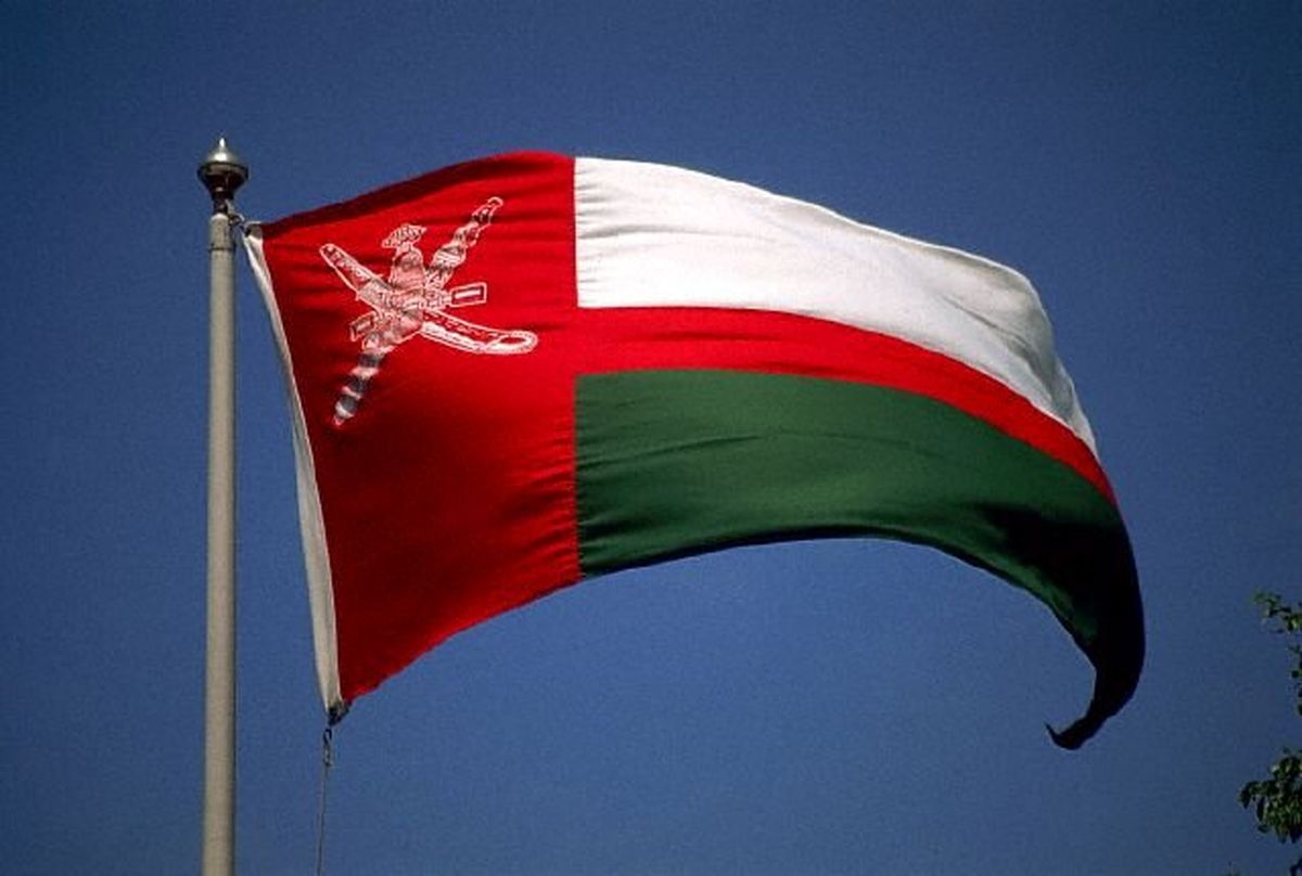 عمان برای تامین امنیت آب‌های بین‌المللی کشتی‌های کمکی را مستقر کرد