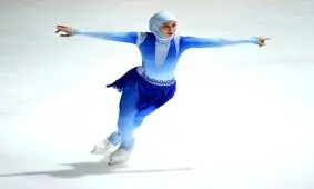 دختر محجبه‌ای که قهرمان حرکات موزون اسکیت روسیه شد/ ویدئو