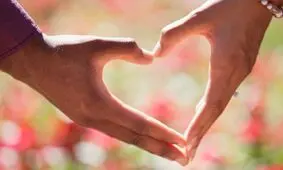 با این ۵ راز، دیگران را به خود علاقمند کنید