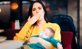 نظر محققان درباره کم خوابی مادرانی که تازه صاحب فرزند شده‌اند