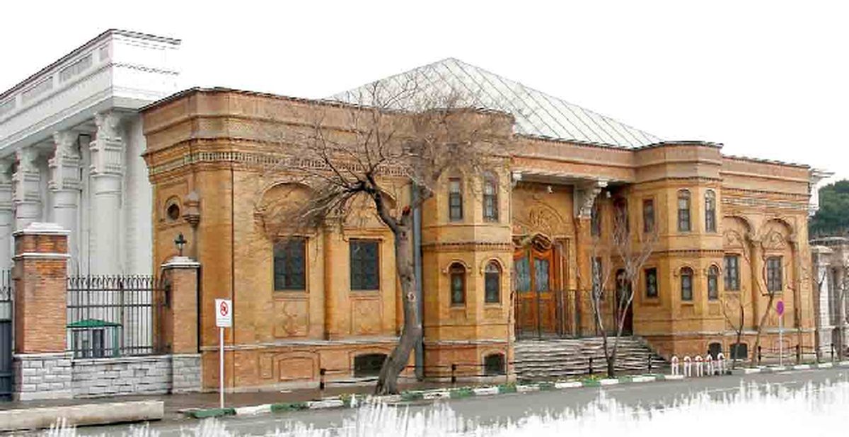 صبح روز بمباران مجلس مامور مبارزه با قزاقها شدم