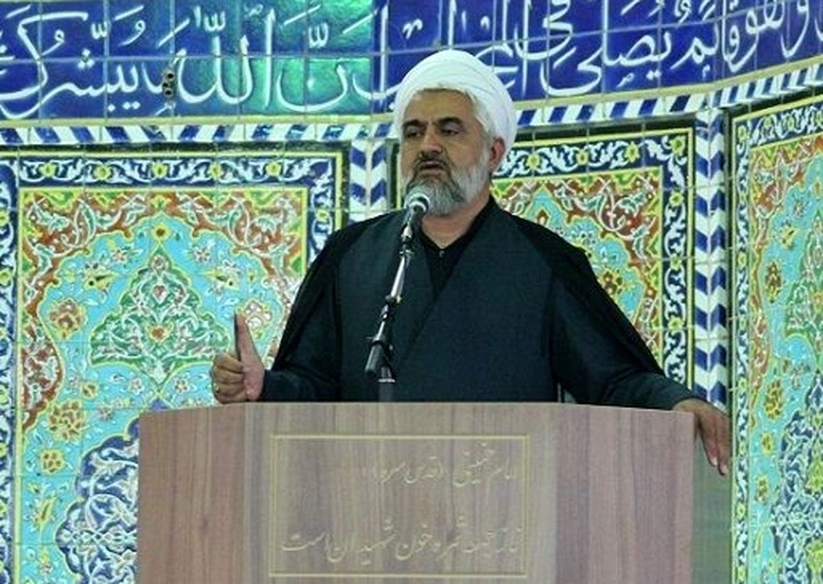 امام جمعه زرندیه: کشورهایی که واکسن ساخت آمریکا را به مردم خود تزریق کردند، پشیمان شدند