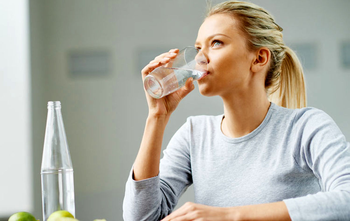 نوشیدن آب و ۵ تاثیر شگفت انگیز آن روی مغز