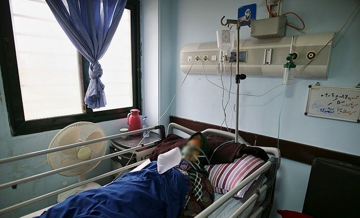 روند افزایشی کرونا در مشهد ادامه دارد/ فشار زیاد روی کادر درمان/ مردم از مراجعه مستقیم به بیمارستان‌ها خودداری کنند