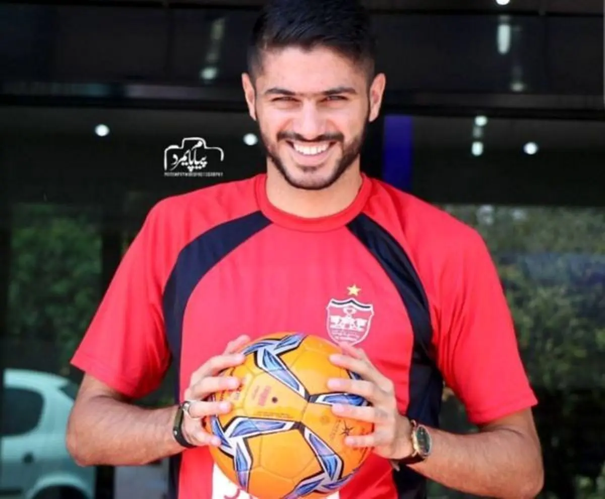 رجز‌خوانی مدافع پرسپولیس برای الاهلی با یک دو بیتی!