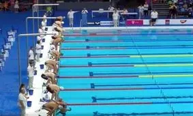 اقدام جالب شناگر اسپانیایی برای همدردی با حمله تروریستی بارسلونا+عکس