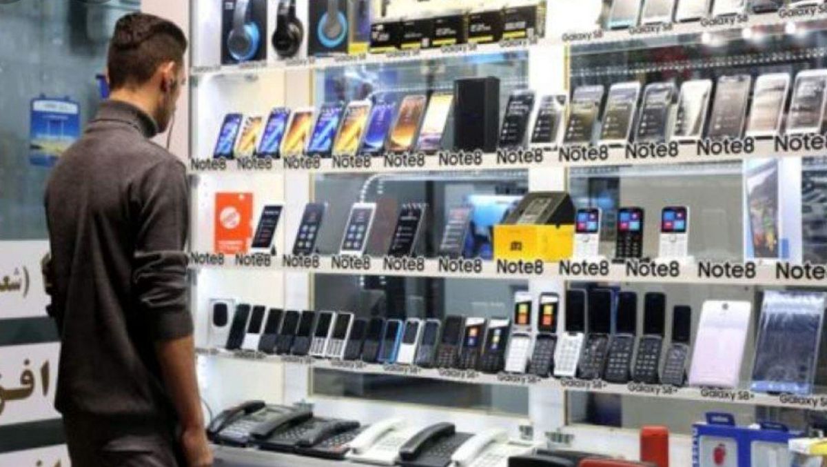 رئیس اتحادیه تلفن همراه کشور افزایش قیمت موبایل را تکذیب کرد / گوشی تلفن همراه در بازار نایاب نیست