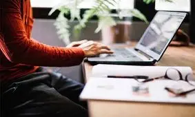 آموزش دانشجویان همچنان مجازی