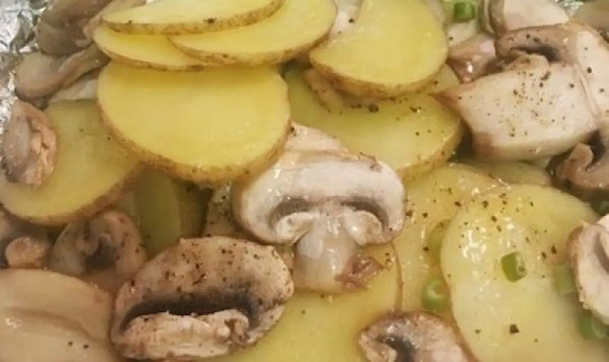 طرز تهیه قارچ و سیب زمینی با فویل