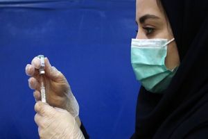 ۶۳۰۰ دوز واکسن کرونا در مهران تزریق شد