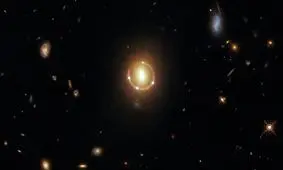 ثبت تصویر خیره‌کننده از «حلقه انیشتین» توسط تلسکوپ هابل