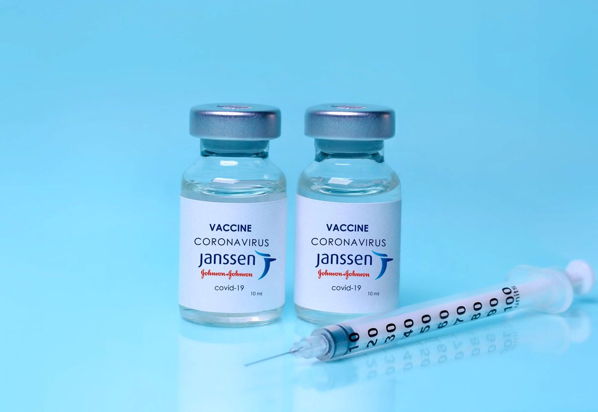 مذاکره اولیه برای واردات ۴۰ میلیون دز واکسن فایزر و جانسون/ واردات از طریق مکانیزم کواکس انجام می‌شود