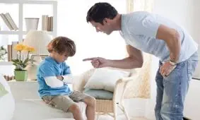 برای تربیت بچه‌ها، تنبیه و تشویق زیادی ممنوع
