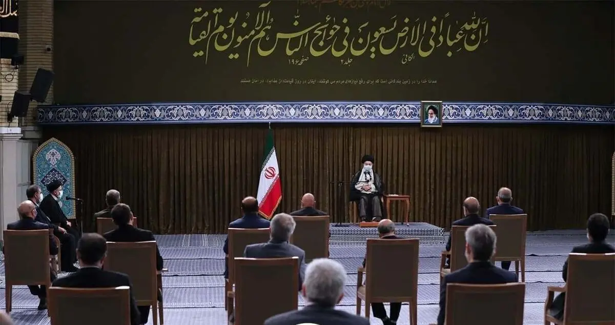 انقلابی بودن باید با عقلانیت همراه باشد/ دولت کنونی آمریکا هیچ فرقی با دولت قبل ندارد