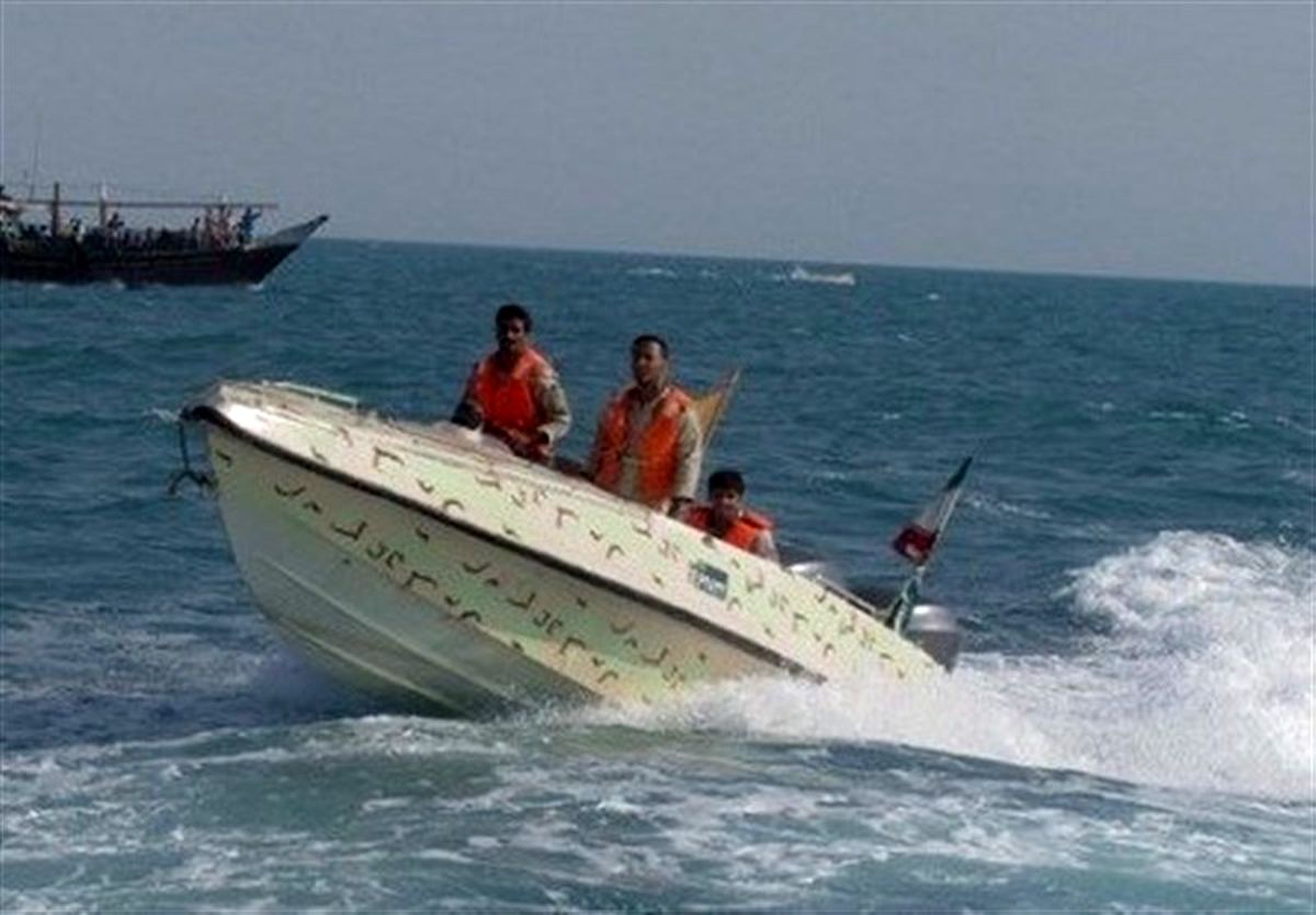 مرزبانان ۱۲۵ میلیارد تومان کالای قاچاق در آب‌ های خلیج‌ فارس کشف کردند