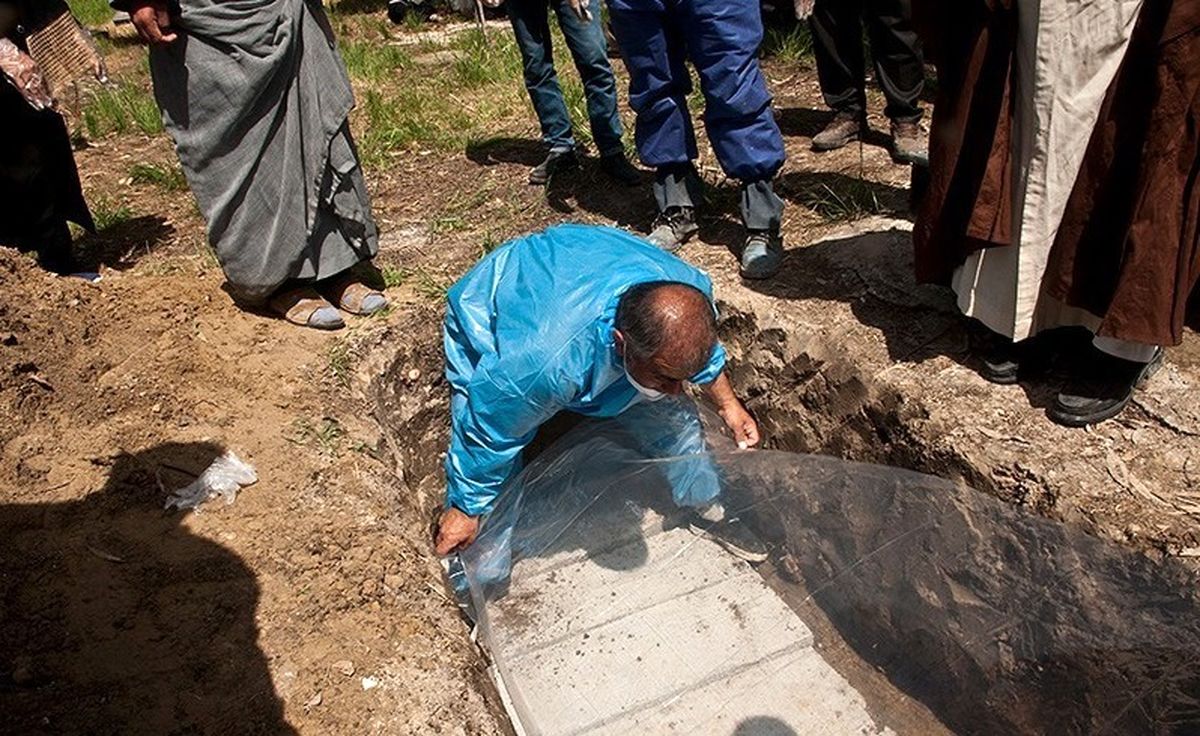 کفن و دفن متوفیان در اهواز نسبت به قبل از همه‌ گیری سه برابر شده است
