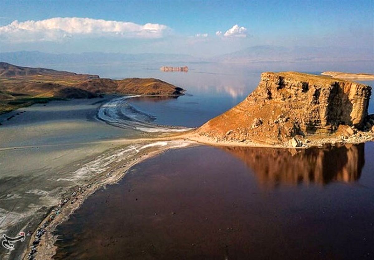 وسعت دریاچه ارومیه بیش از ۱۱۰۰کیلومتر کاهش یافت
