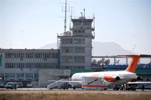 طالبان وارد فرودگاه خالی کابل شدند/ ویدئو
