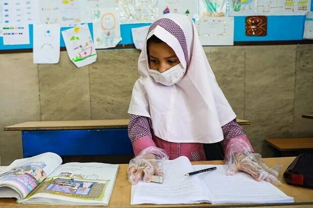 دانش آموزان در دو راهی آموزش حضوری و مجازی