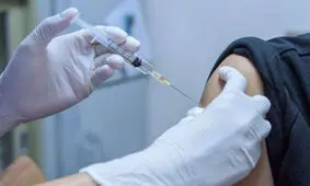 تزریق یک واکسن خاص برای فرهنگیان!/ تنوع واکسن وجود ندارد/ ویدئو