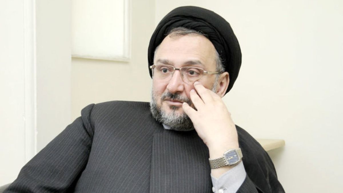 پاسخ ابطحى به حسین شريعتمدارى/ اینکه بگوییم به فکر کرونا باشید، باید به کیهان بربخورد؟!